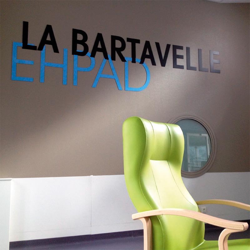 ehpad-bartavelle_signaletique-01_lettres-relief